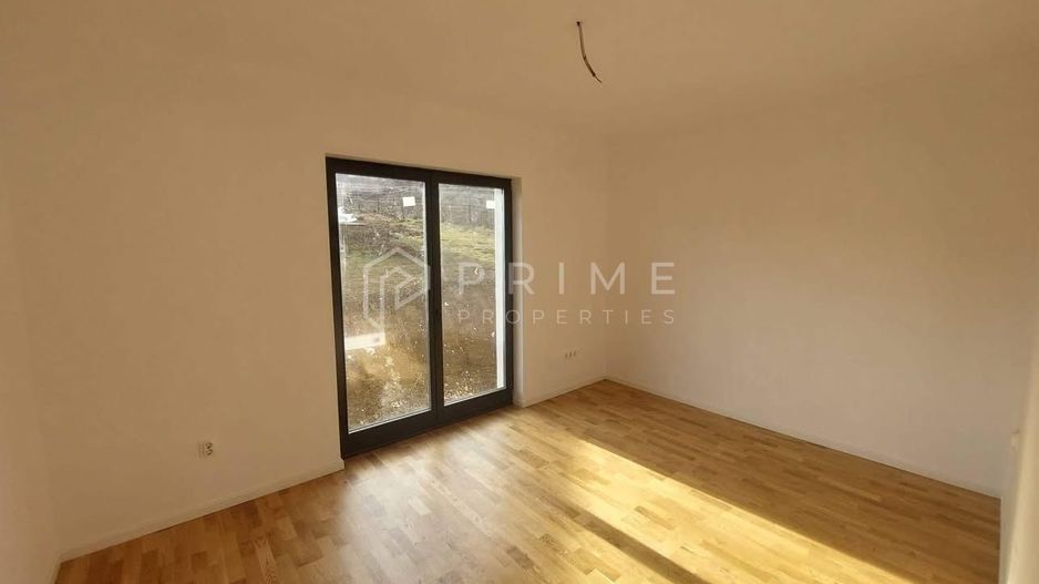 Vilă chalet modern cu perete panoramic de sticlă - Livezeni, Mureș - Poză 11