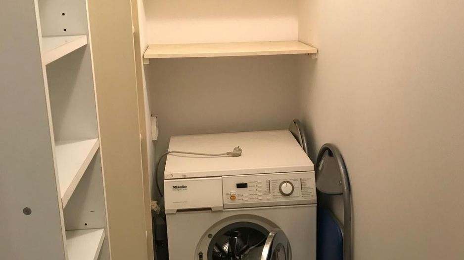 Apartament spatios cu o pozitie ideala - Poză 8