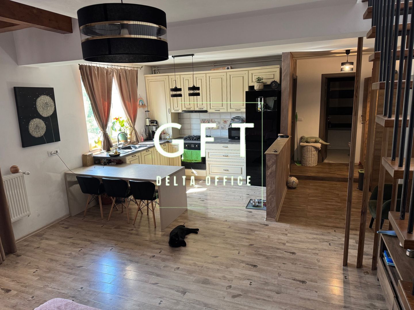 🏡 Apartament pe 2 nivele, 4 camere - de vânzare – Bulevardul Independenței - Poză 1