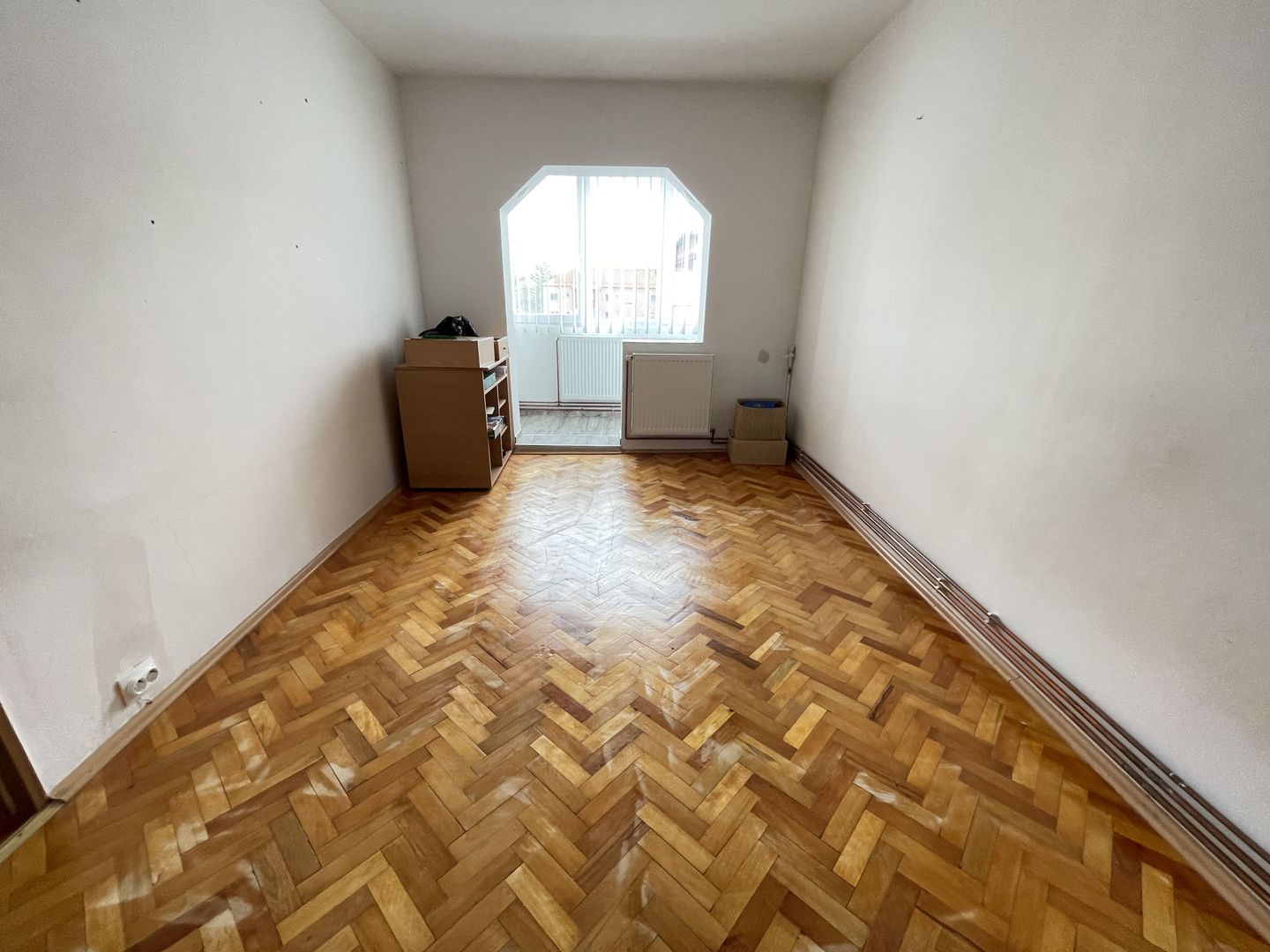 Apartament cu trei camere în bloc izolat -zona Aradului - Poză 4