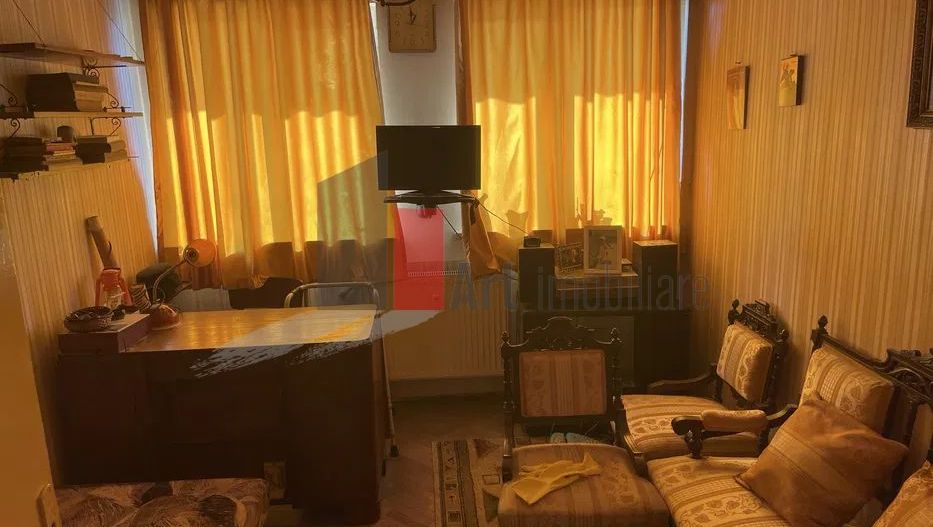 APARTAMENT 3 CAMERE -IANCU DE HUNEDOARA/ LANGA GUVERN - Poză 1