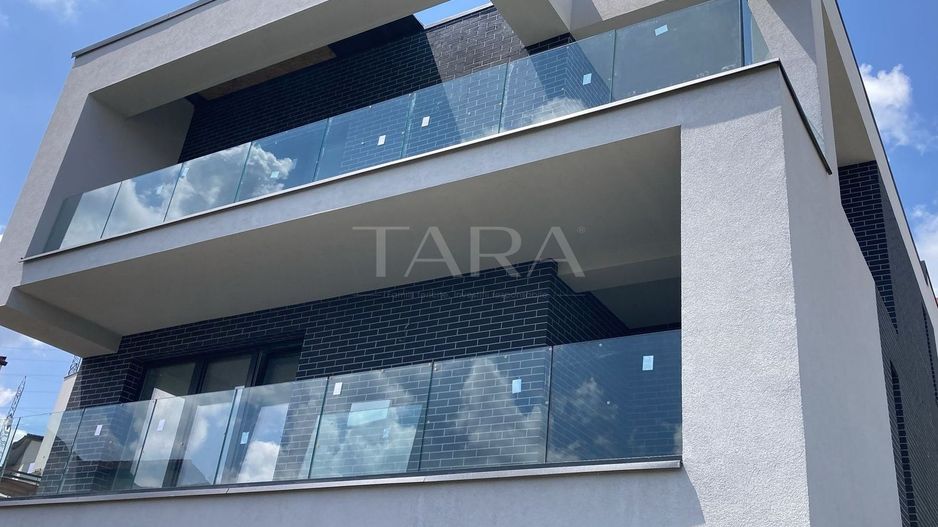 Arhitectura contemporana. Parte de duplex. Cartierul nou Câmpului. - Poză 1