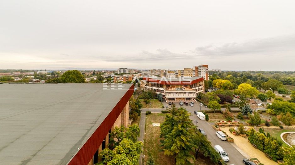 VÂNDUT!!! Apartament spațios cu 3 camere, zona Polivalentă - Poză 10