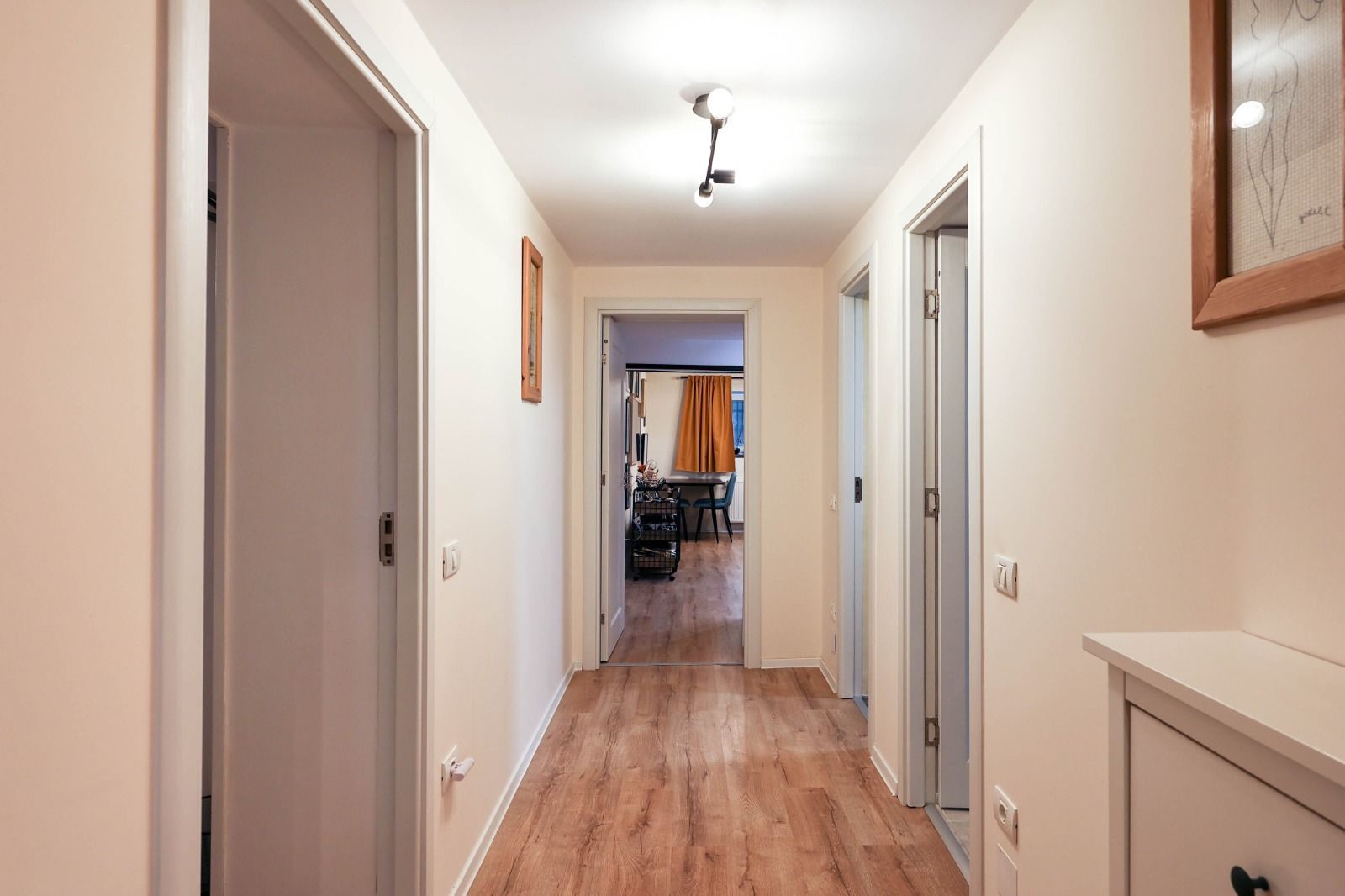 Apartament cu 3 camere la casa | Curte 130 mp | Zona Grivitei strada Vulcan - Poză 12