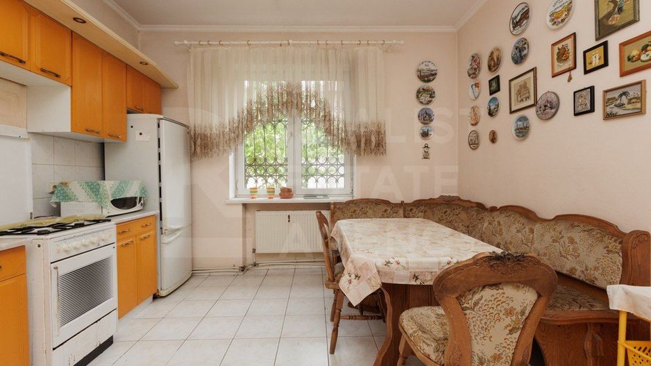 Vânzare, casă 3 nivele , str. Sihastrului, Codru - Poză 9