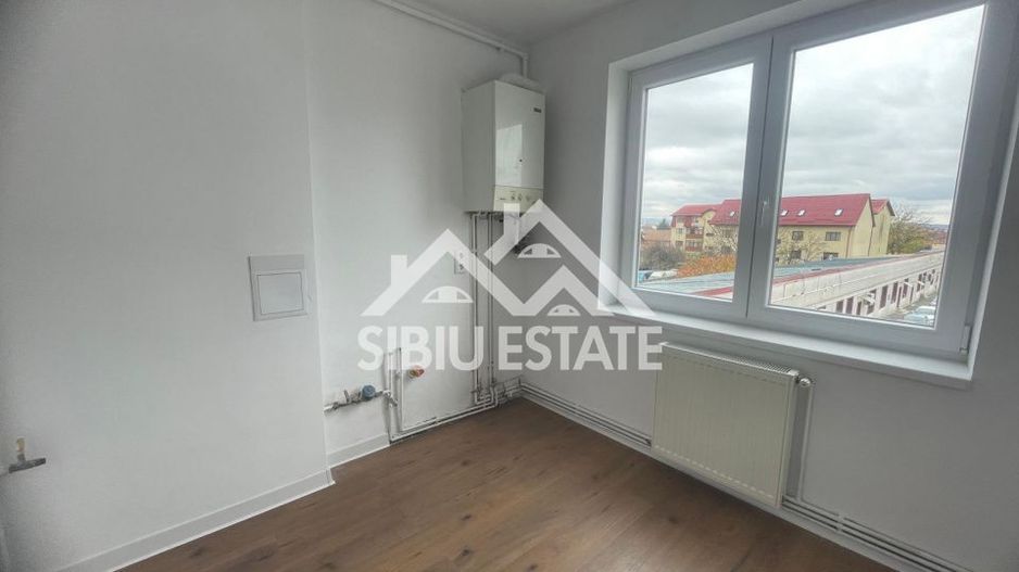 Apartament de vanzare, cu 2 camere, etaj 2, renovat recent Cartier Terezian - Poză 3