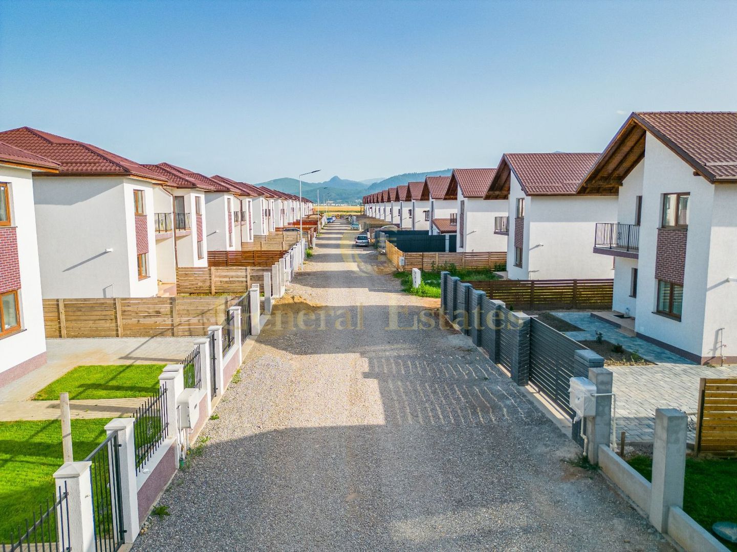 Casă individuală de vânzare – Cartier Izvor, Tărlungeni  Brașov - Poză 8