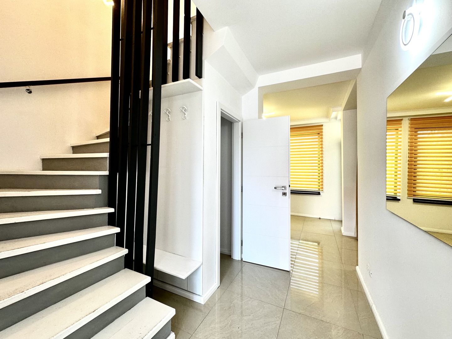 Casa de inchiriat la Liziera Pădurii - intrarea in Dumbrăvița - Poză 9