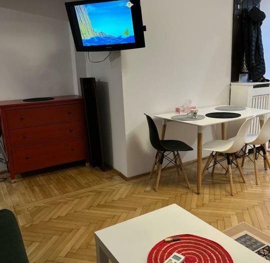 Apartament 2 camere ultracentral, mobilati utilat,et.1 ,47mp utili,vedere spate. - Poză 4