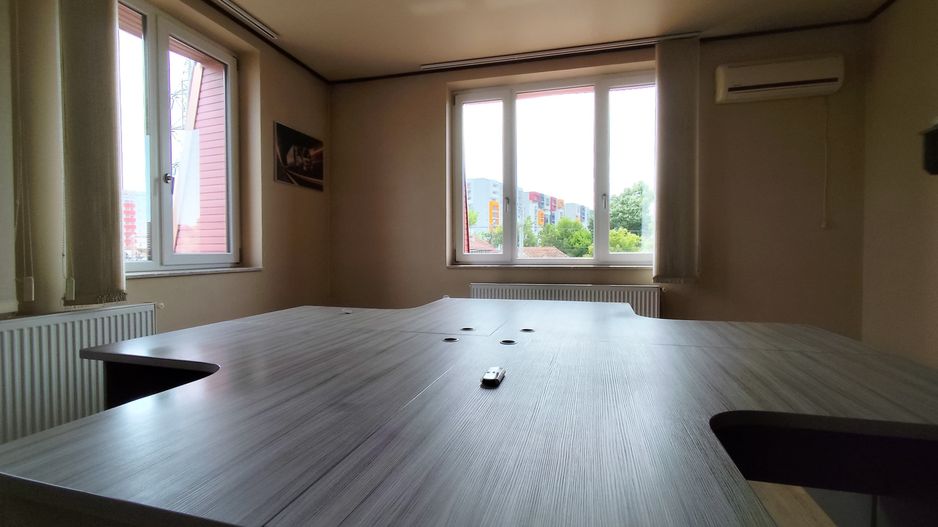 Birouri de inchiriat cu 1 si 6 incaperi langa Penny Iosia, Oradea - Poză 1