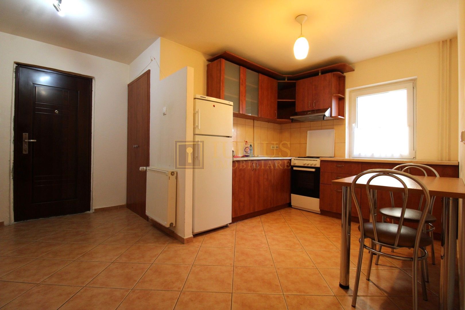 Decomandat, centrala proprie, zona Lunei - Complex Studentesc. - Poză 6