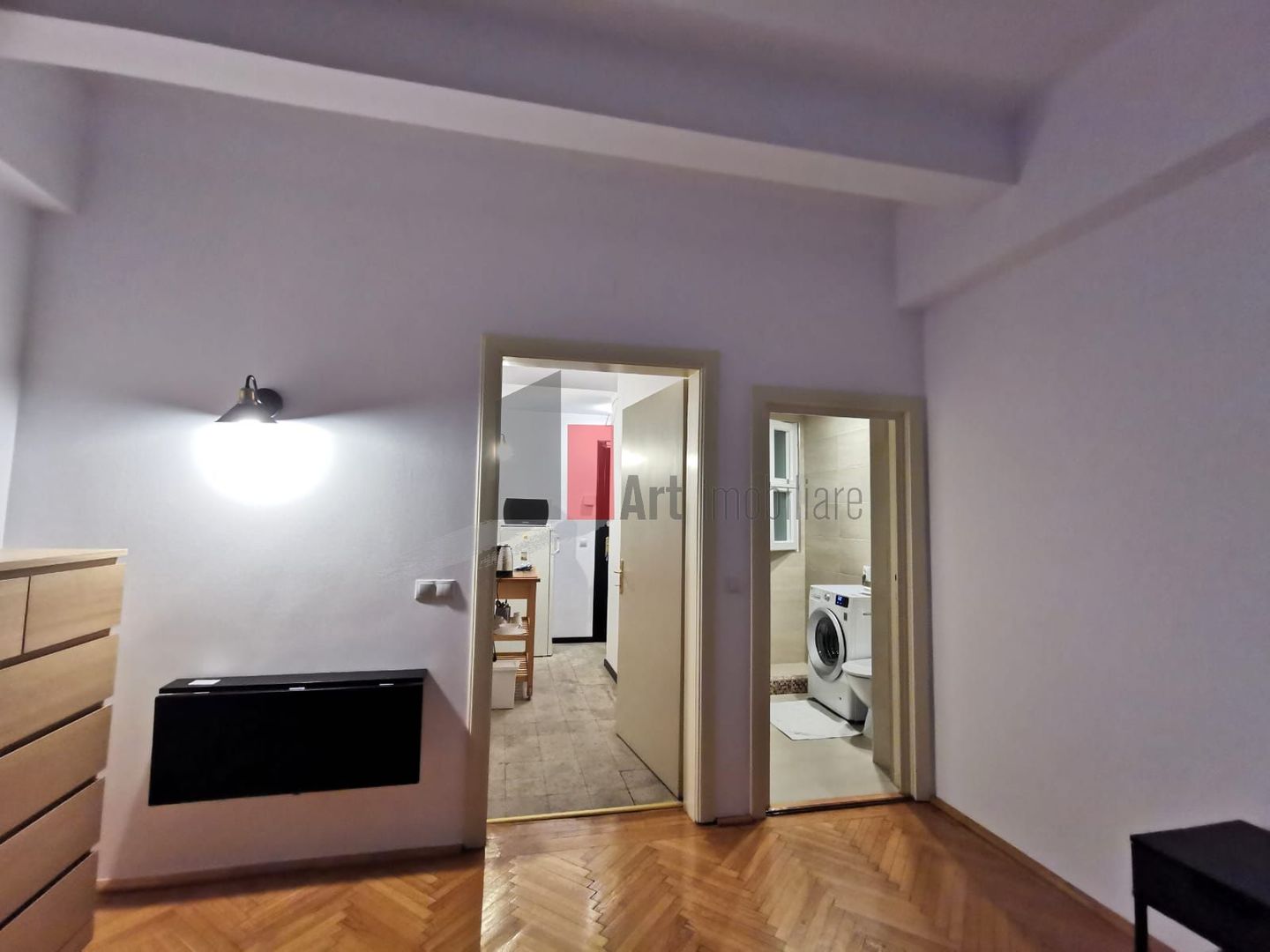 Garsoniera "VALENTA",  vedere "SPLENDIDA"  Piata Universitatii - Poză 7