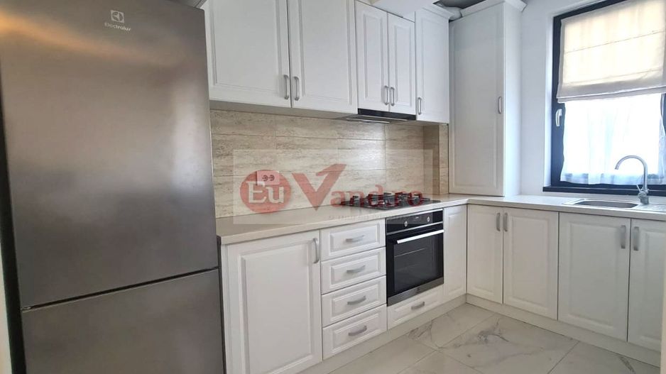 De vanzare apartament cu 2 camere Micro 17, bloc Roka - Poză 1
