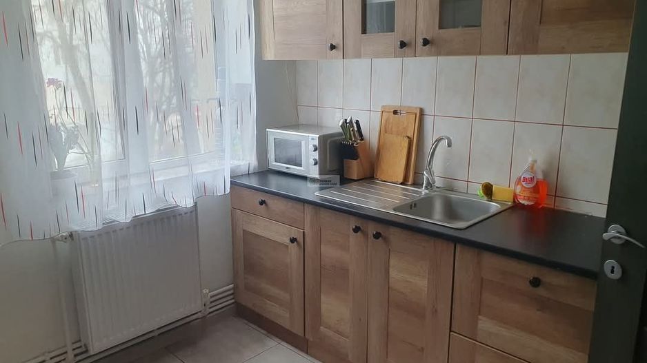 Apartament 3 camere/et 2/62 mp/ 70000E neg - Poză 3