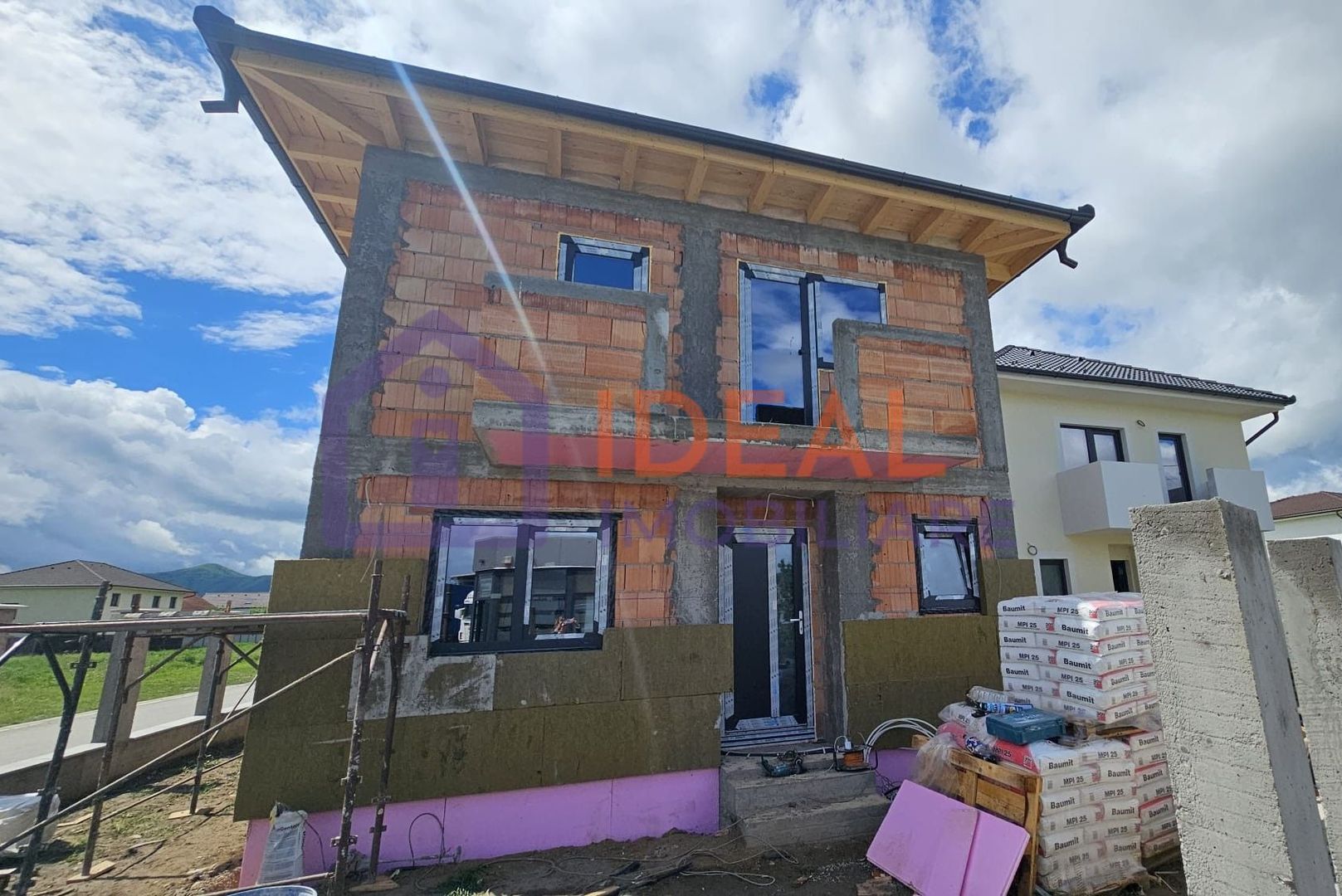 Casa Individuala cu 4 camere si gradina, in Cristian - Poză 5