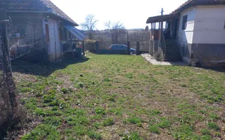 Două case de vânzare – Cerisor – teren generos 6996 mp - Poză 12