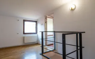 Casă de vânzare – 181 mp, 3 apartamente, 9 camere – București - Poză 11