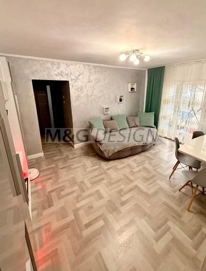 Apartament 3 camere zona Kiriac etaj 2 renovat - Poză 2