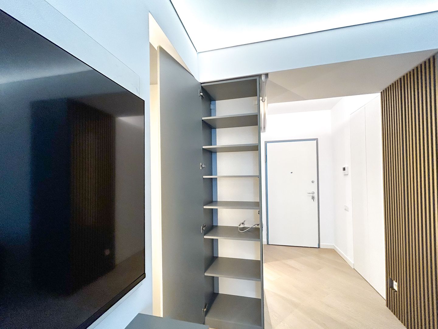 Chirie I Studio dublu premium | Etaj 9 | Vedere Sky Tower - Poză 6