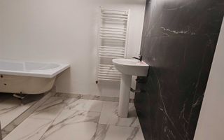 Vând Apartament la demisol cu 2 camere Zona Centrala! - Poză 4