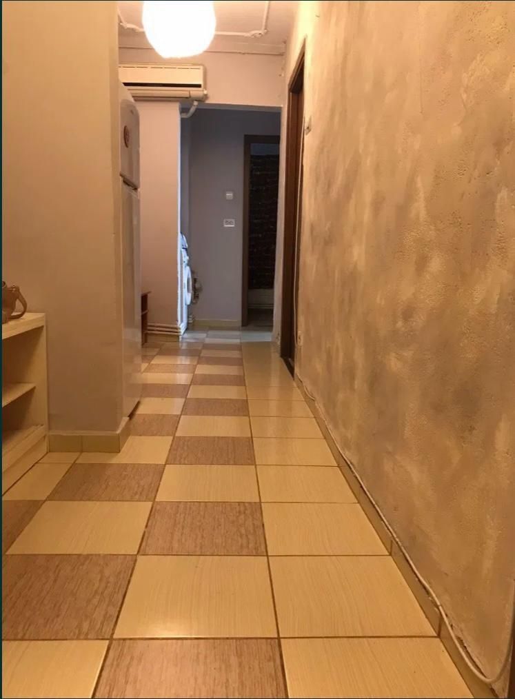 Apartament cu trei camere de inchiriat - Poză 3