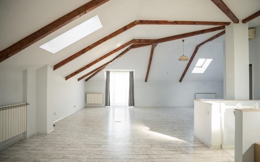 Pipera - Vilă modernă cu 4 dormitoare, curte generoasă și parcare subterană - Poză 6