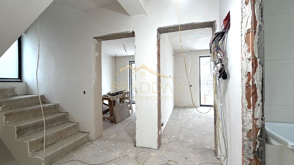 Vila cu 6 camere // 190mp // teren 300mp // Tunari - Poză 14