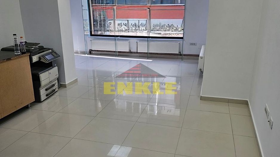 Închiriere spațiu comercial – Piața Mică - Poză 2