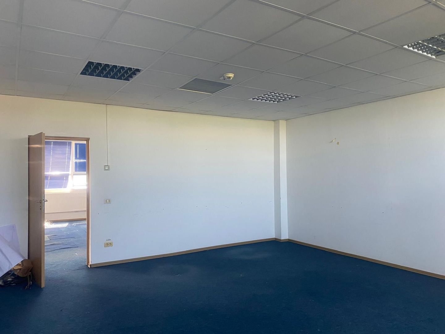 Oportunitate! Inchiriere birouri si spatii de depozitare in Targoviste - Poză 3