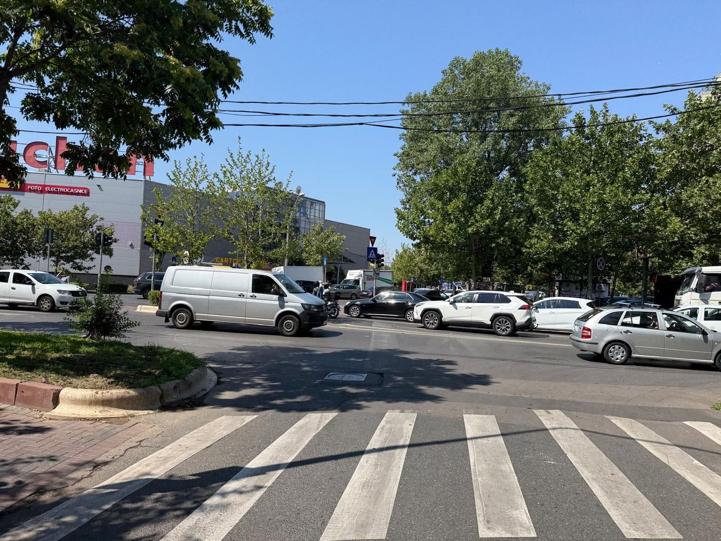De inchiriat spațiu comercial open-space de 617 mp – Vitan / Bobocica - Poză 8