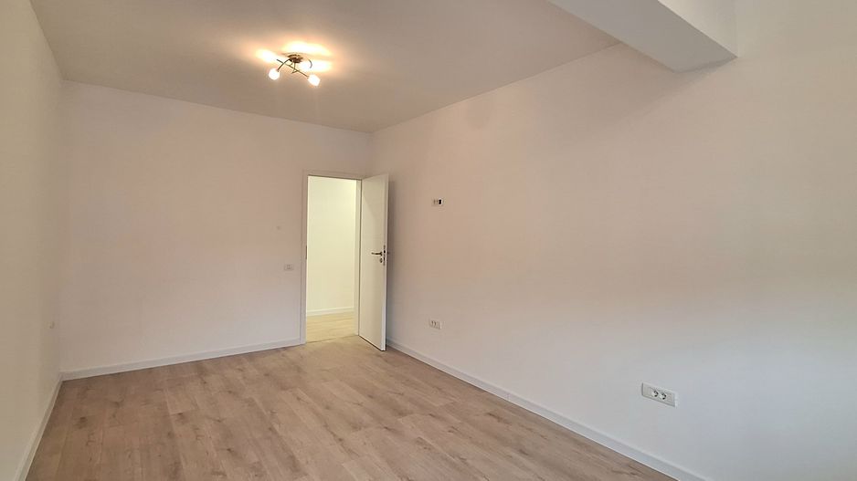 Apartament cu 3 camere si loc de parcare - Kaufland - Poză 18