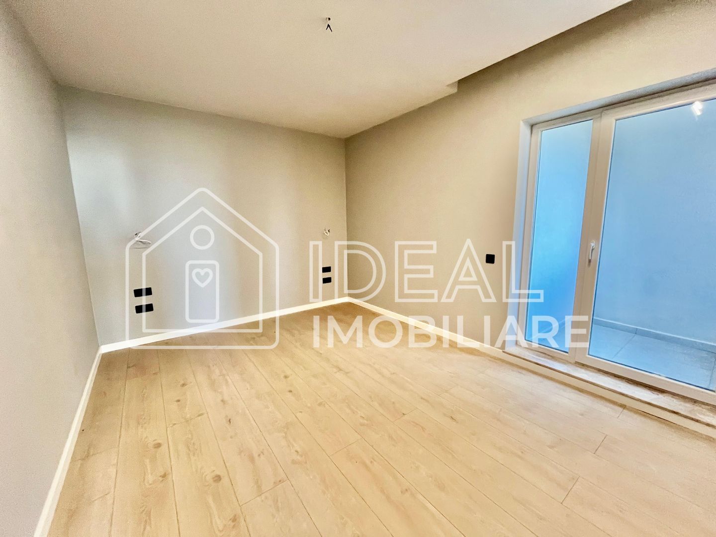 Penthouse cu 3 camere LA CHEIE, cu terase de 200mpu, zona Calea Surii Mici - Poză 7