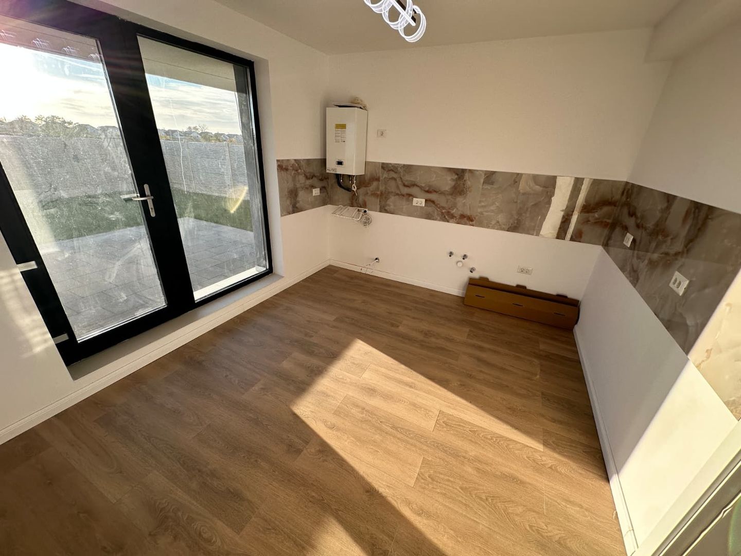 CASE INDIVIDUALE - 6 CAMERE, GARAJ, PANOURI SOLARE, COMISION 0% - Poză 4