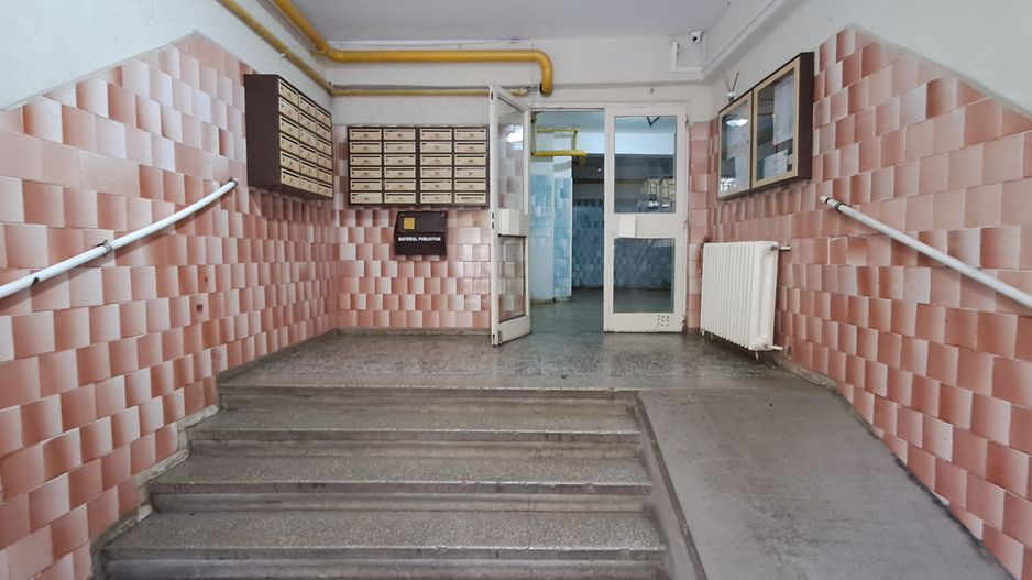 Apartament 3 camere Pantelimon, bloc reabilitat, statii stb si metrou - Poză 4