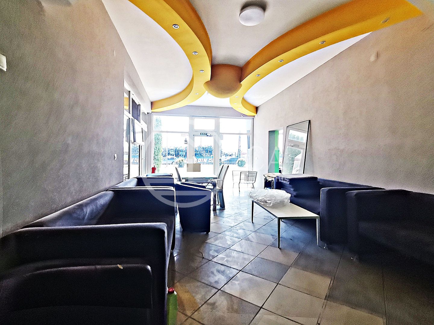 Spatiu comercial de inchiriat cu 3 camere in Alesd, Bihor - Poză 7