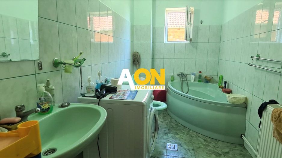 Vila pretabila pensiune + restaurant,  10 camere,  1000MP teren - Poză 24