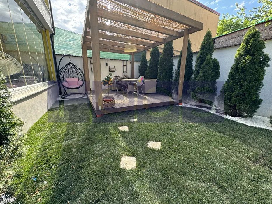 APARTAMENT 3 CAMERE DE VÂNZARE + CURTE PROPRIE + 2 LOCURI DE PARCARE - Poză 2