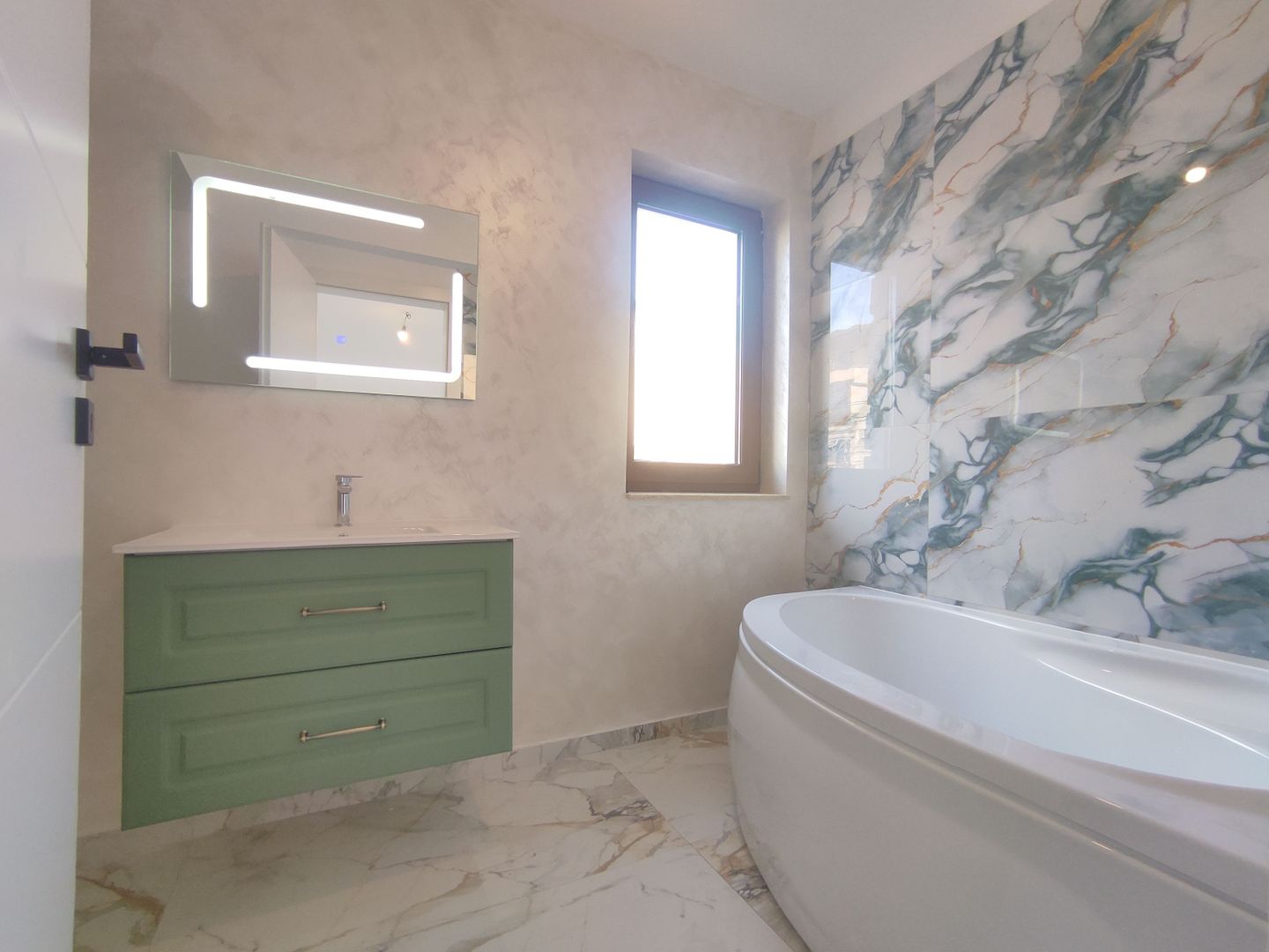 Garsoniera noua de vanzare la 5 minute de metrou laminorului - Poză 10