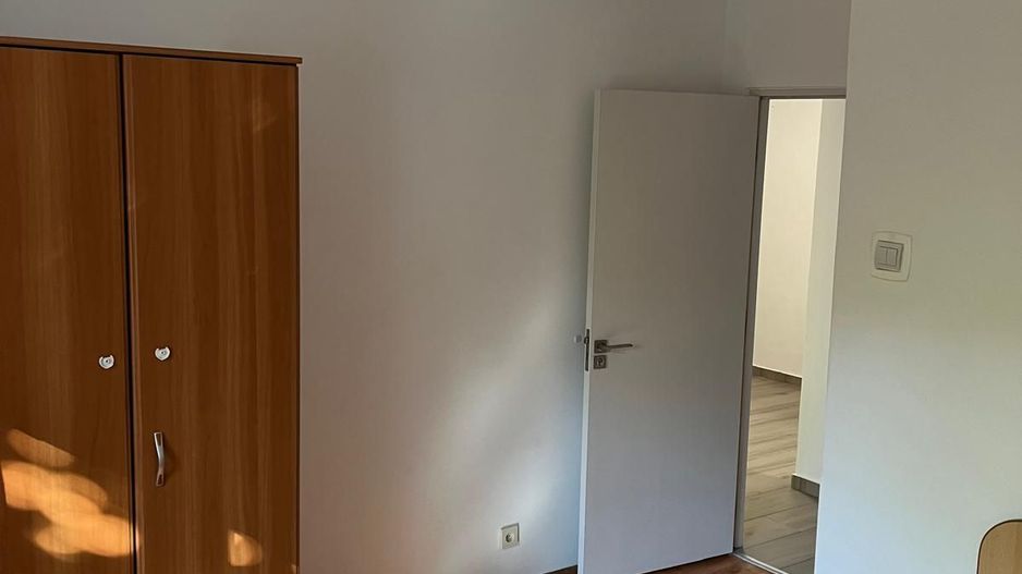 Apartament 3 camere, decomandat, et2- Centru Palas - Poză 5
