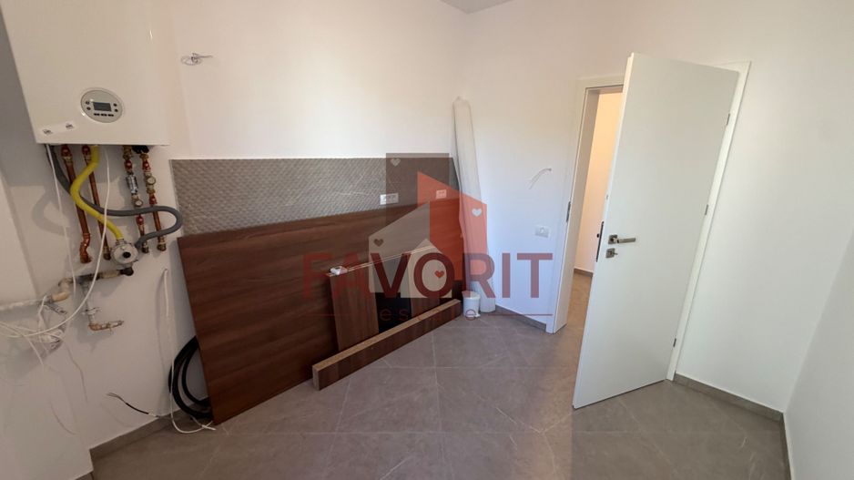 Disponibil imediat. Decomandat. Pozitie excelenta - Poză 1