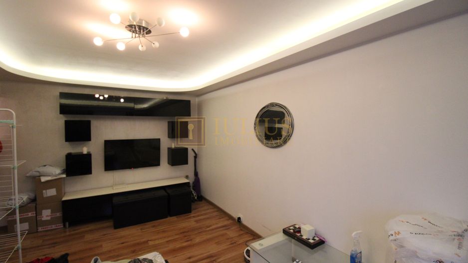 Zona Lipovei, 3 camere, centrala proprie. - Poză 1