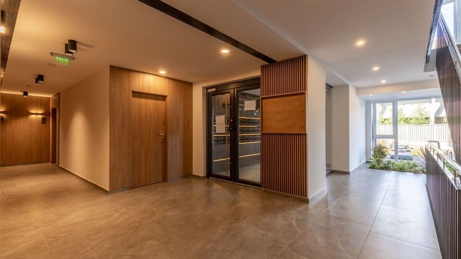 Inchiriem apartament 3 camere mobilat utilat lux cu parcare subterana - Poză 12