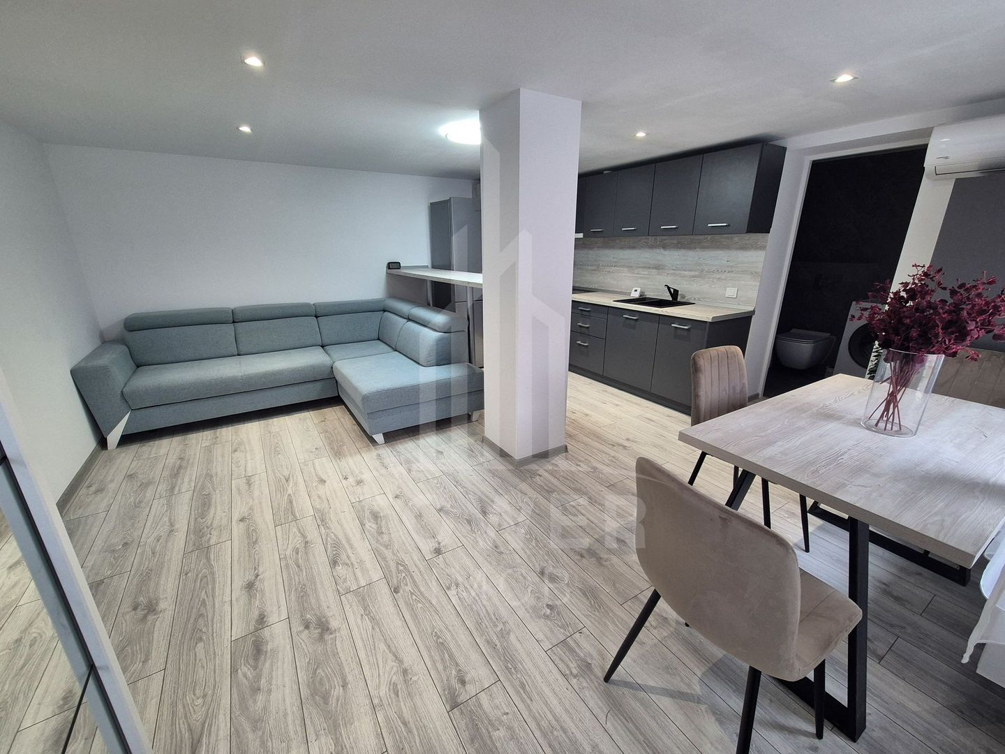 Apartament  curte și terasă – ideal pentru cei care caută confort și intimitate - Poză 2