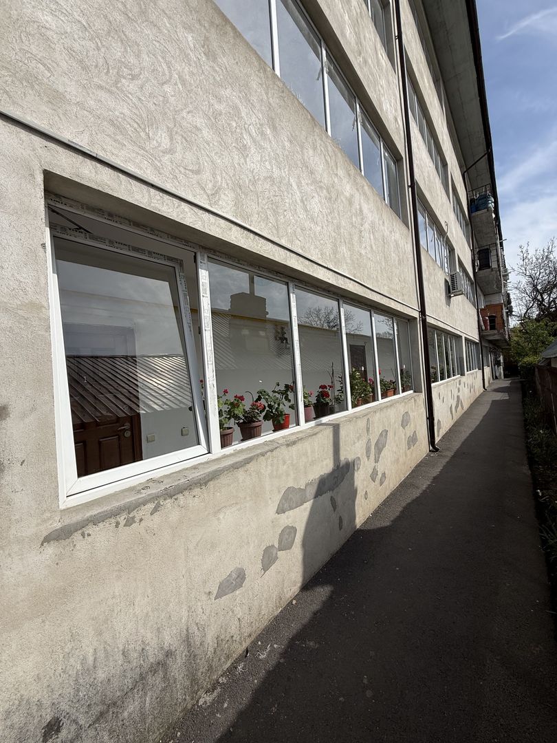 Ap 3 camere - transformat din alipirea a 2 garsoniere - 62 mp - parter - Poză 25