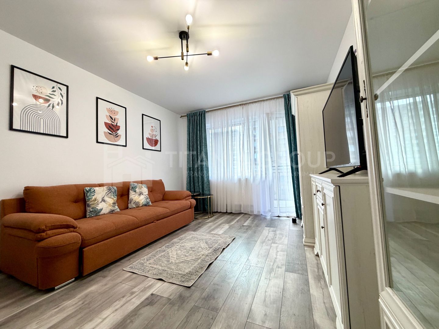Apartament spatios 3 camere decomandat, parcare, zona Coresi, 3-6 luni - Poză 1