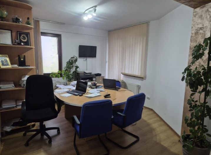 Apartament 2 camere decomandat etaj 2 Cetate 2 balcoane 62 mp. - Poză 4