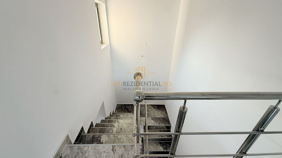 Casă spațioasă de vânzare – Sector 4, Metrou Aparatorii Patriei - Poză 15