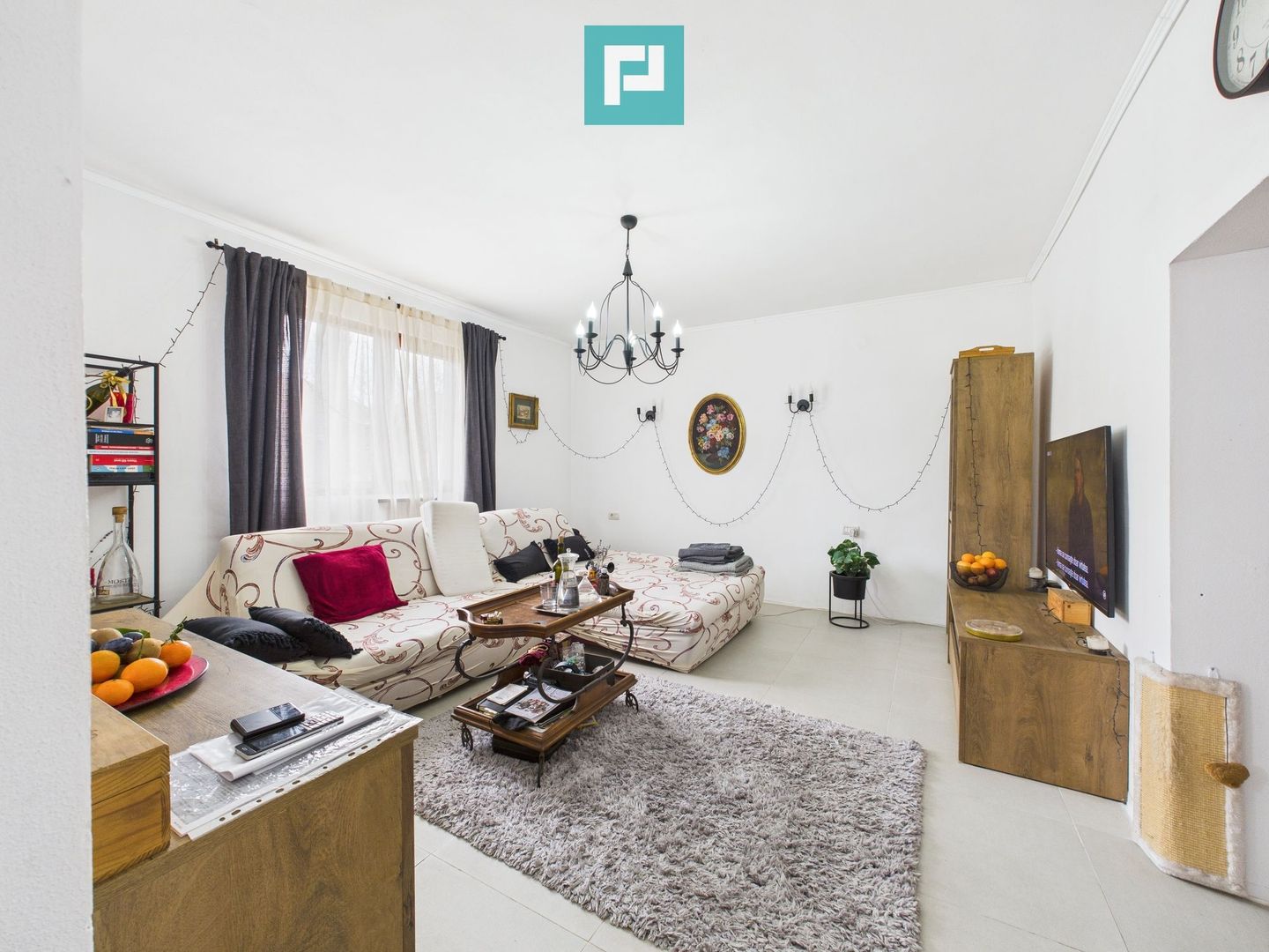 Casă renovată în localitatea Comănești, Arad - Poză 3