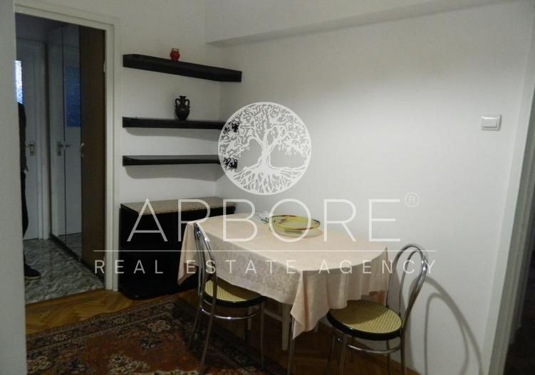 Apartament lux, zona Piata Victoriei, 4 camere , 2 bai, centrala termica  terasa - Poză 4