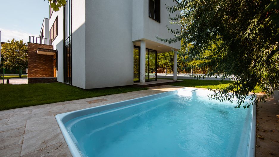 VILA SUPERBĂ CU 4 DORMITOAARE ȘI PISCINA LA INCHIRIERE - Poză 45